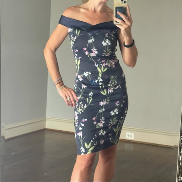 Karen Millen | off shoulder vavavoom pencil dress - Picture 6 of 9